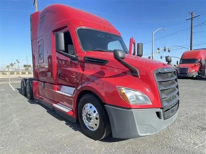 2021 FREIGHTLINER CASCADEVO1