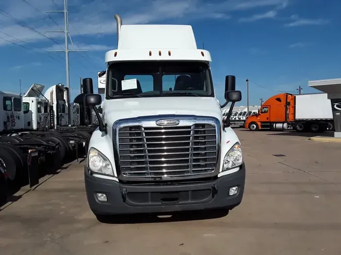 2020 FREIGHTLINER CASCADIA 125