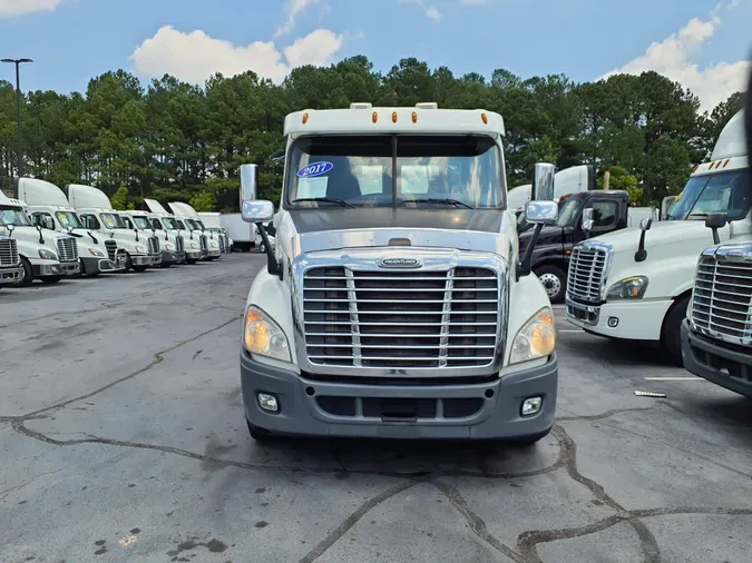 2017 FREIGHTLINER/MERCEDES CASCADIA 125