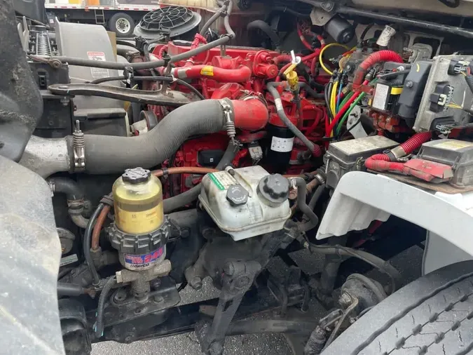 2018 FREIGHTLINER M2 106