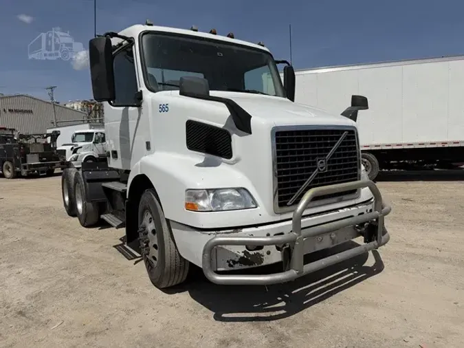 2018 VOLVO VNM64T200c7bfb6e5e4c7d28b98b5c284bac7cf30