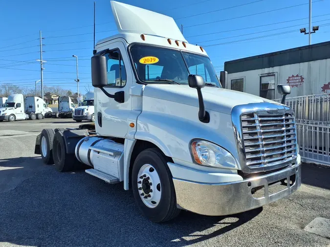 2019 FREIGHTLINER/MERCEDES CASCADIA 125