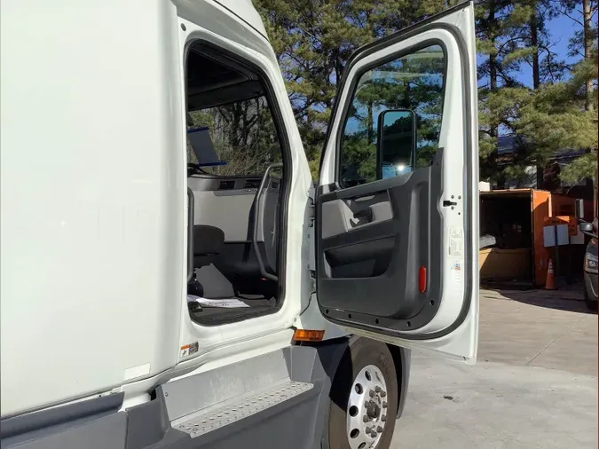 2020 Freightliner Cascadia