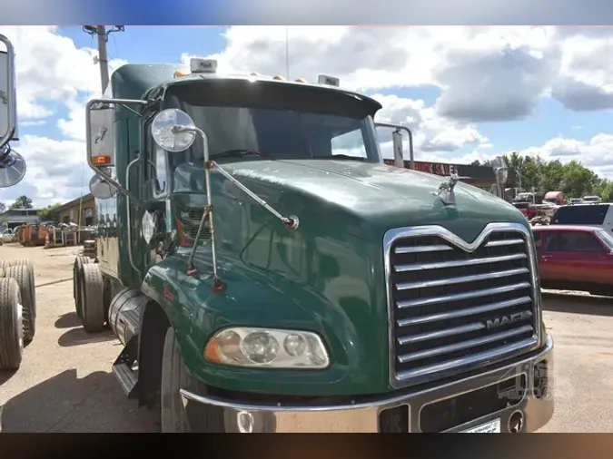 2009 MACK PINNACLE CXU613