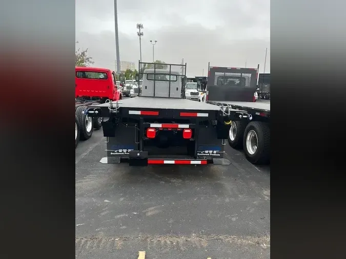 2012 Freightliner M2