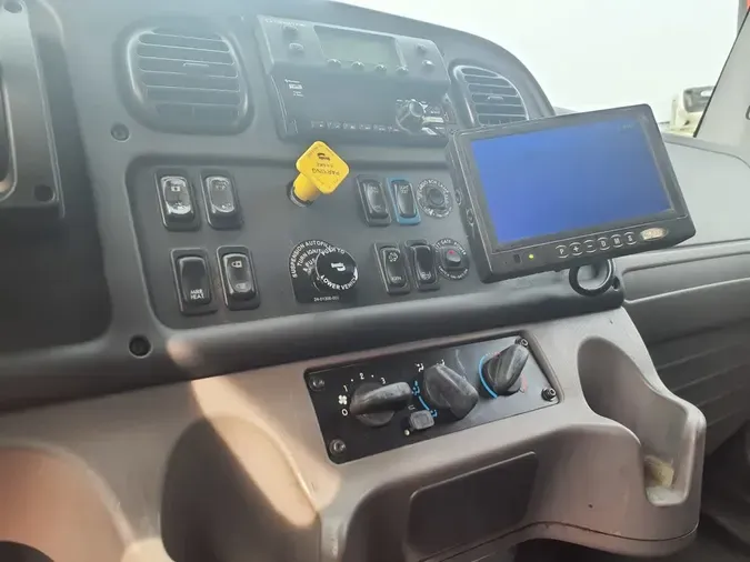 2019 FREIGHTLINER/MERCEDES M2 106