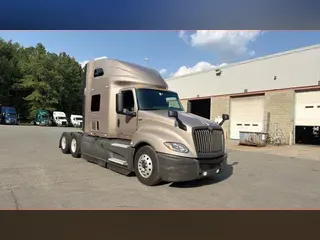 2022 International LT