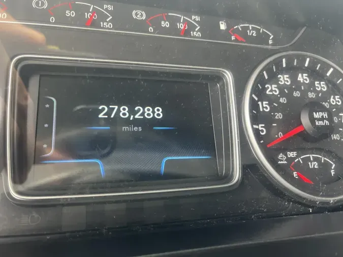2023 International LT625