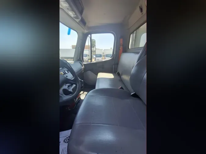 2019 FREIGHTLINER M2 106