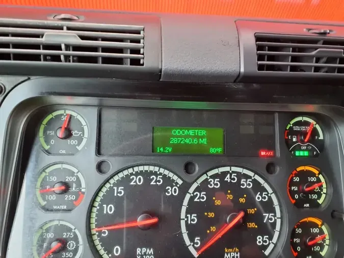 2020 FREIGHTLINER CASCADIA 113