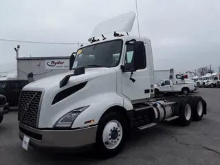 2019 VOLVO VNL64T-300