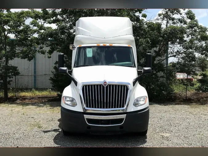 2022 INT LT625 6x4