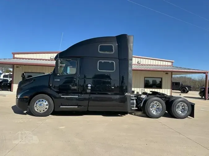 2022 VOLVO VNL64T860