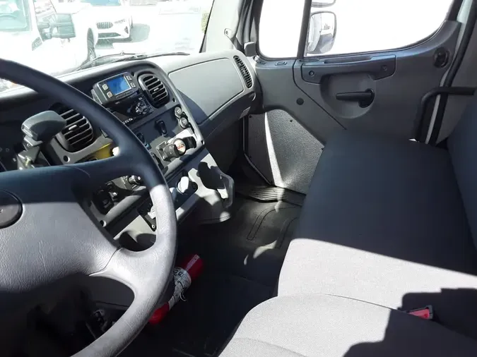 2018 FREIGHTLINER/MERCEDES M2 106
