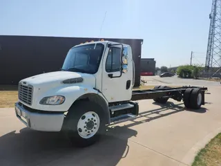 2018 Freightliner M2 106