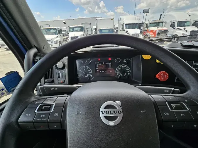 2021 VOLVO VNL64T760