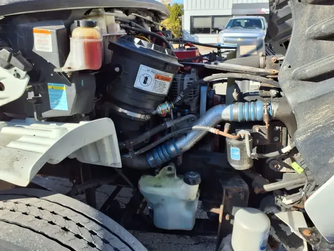 2019 FREIGHTLINER/MERCEDES M2 106