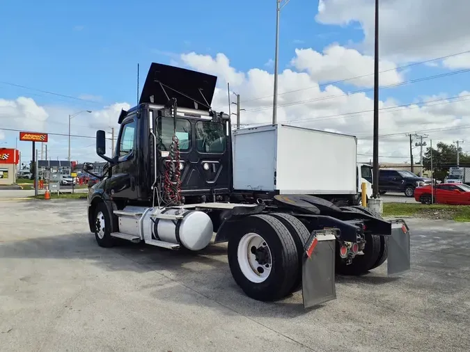 2020 FREIGHTLINER/MERCEDES NEW CASCADIA 126