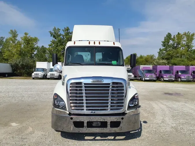 2019 FREIGHTLINER CASCADIA 125