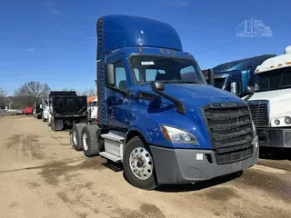 2020 FREIGHTLINER CASCADIA 116