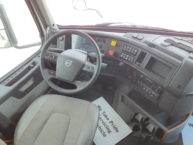 2020 VOLVO VNR62T640