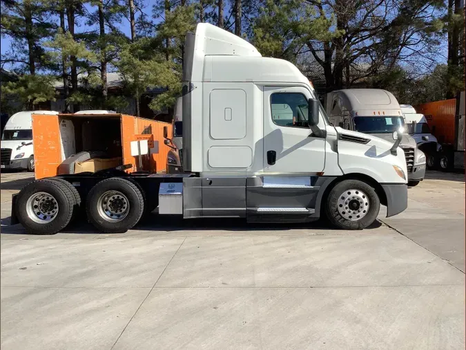 2020 Freightliner Cascadia