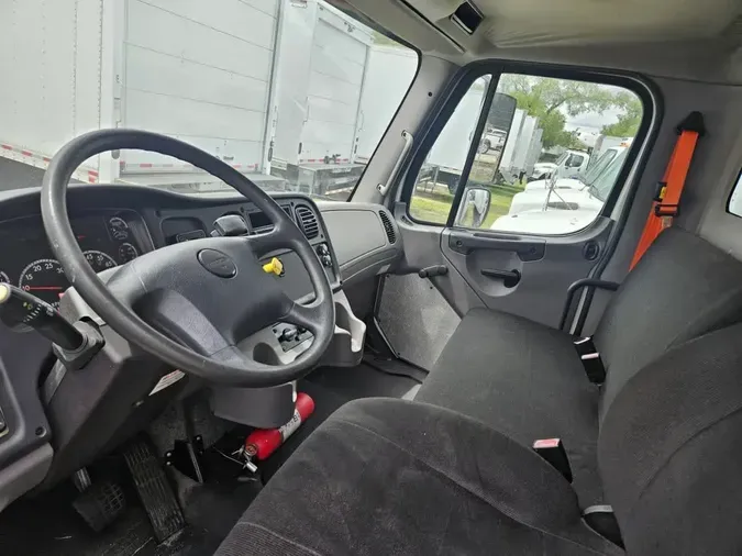 2015 FREIGHTLINER/MERCEDES M2 106