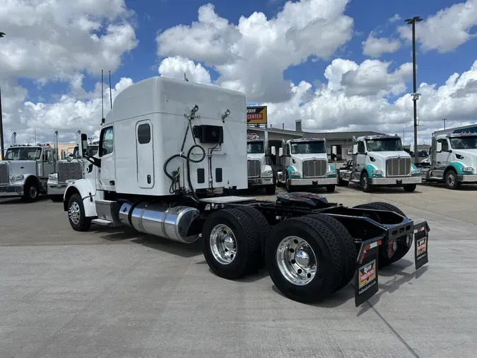 2021 Peterbilt 567