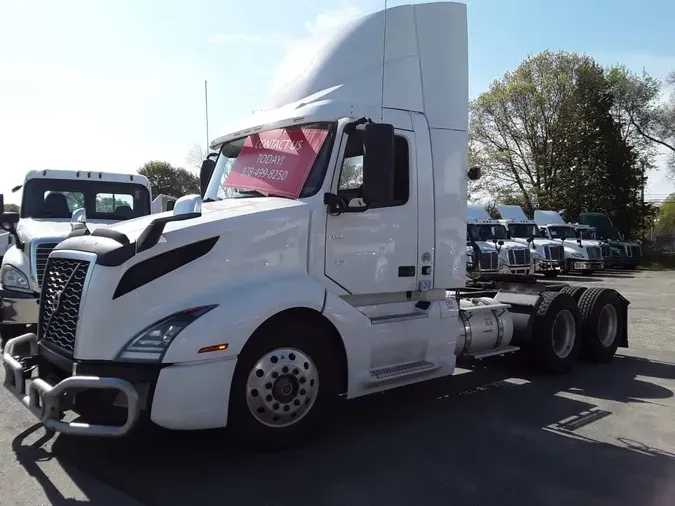 2019 VOLVO VNL64T-300