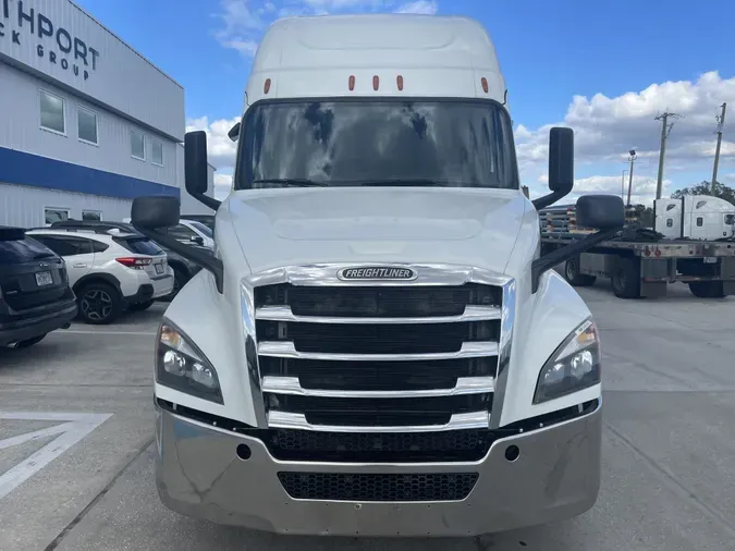 2020 Freightliner Cascadia 126