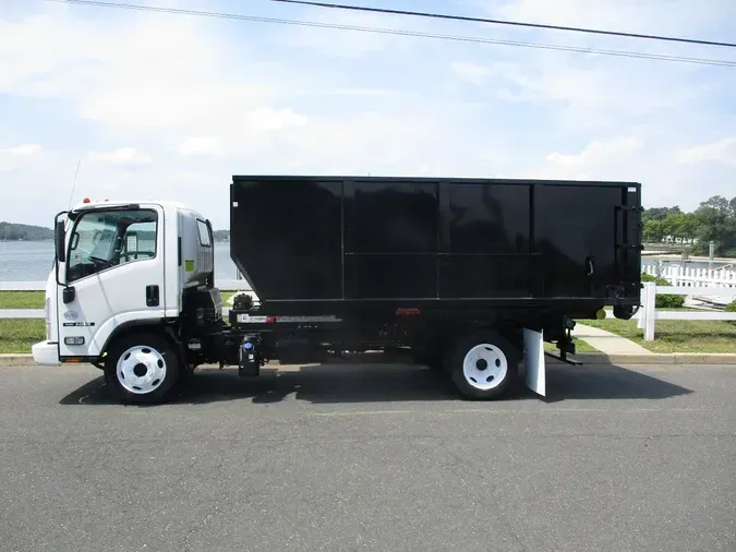 2018 ISUZU NRR