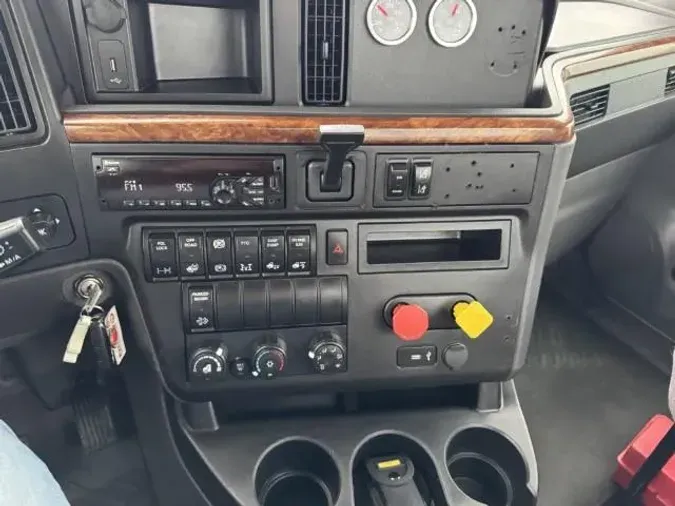 2021 International LT625