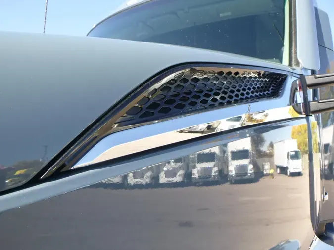 2023 Kenworth T680c8039f1da41a57737dc6af345a7f0c01