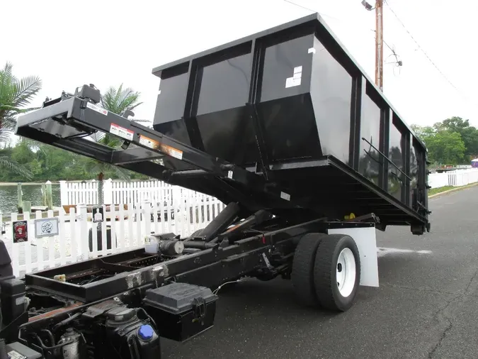 2019 ISUZU NRR