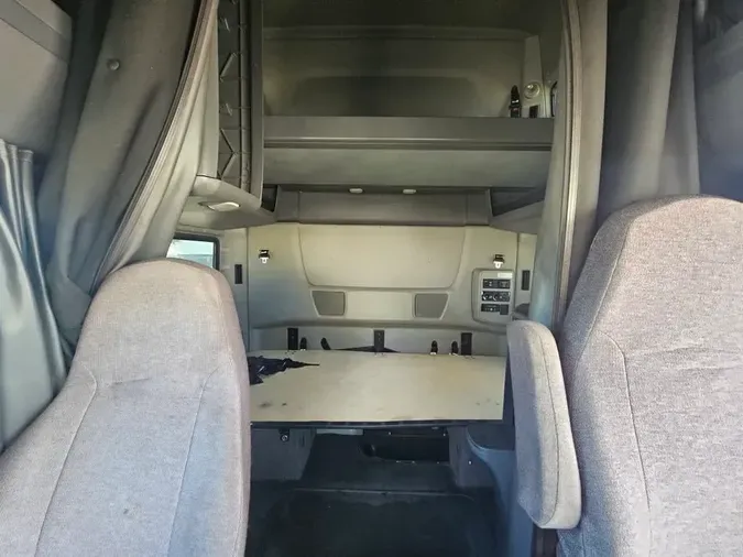 2020 NAVISTAR INTERNATIONAL LT625 SLPR CAB