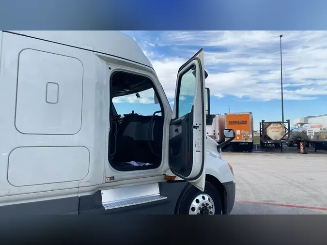 2020 Freightliner Cascadia