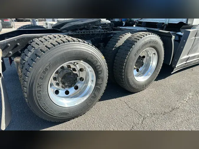 2022 Freightliner Cascadia 126