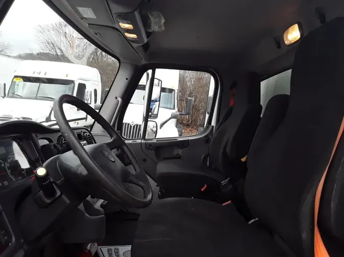 2019 FREIGHTLINER/MERCEDES M2 106