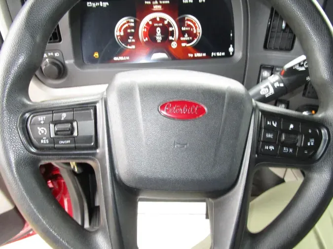 2022 Peterbilt 579