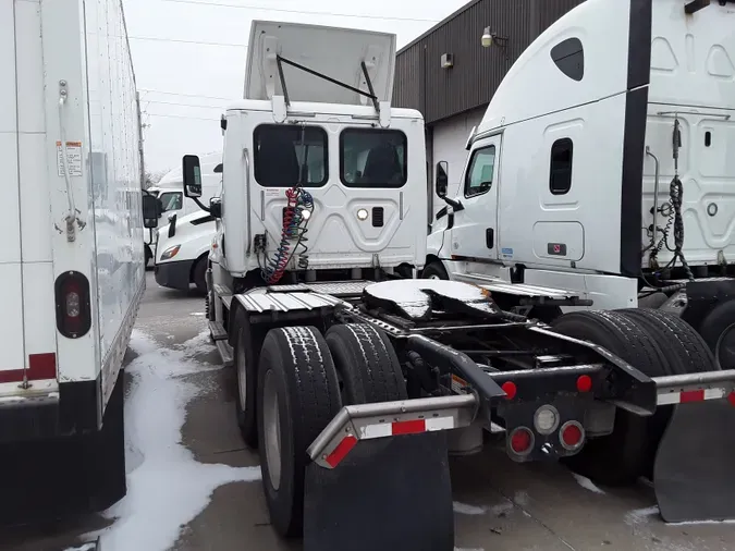 2015 FREIGHTLINER/MERCEDES CASCADIA 125