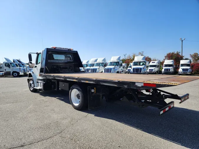 2017 FREIGHTLINER/MERCEDES M2 106