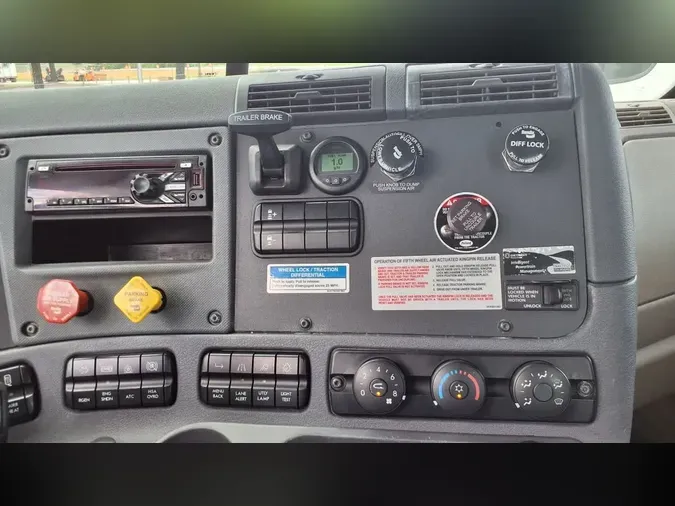 2018 FREIGHTLINER CASCADIA 113
