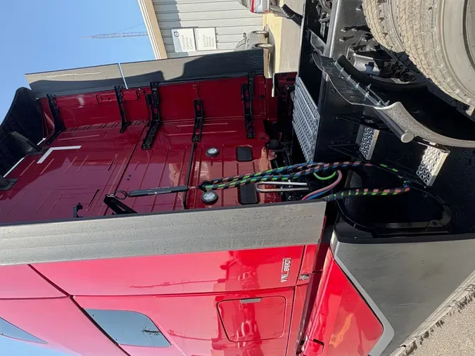 2026 VOLVO TRUCK VNL64TV04