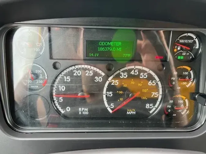 2019 Freightliner Business Class M2 106