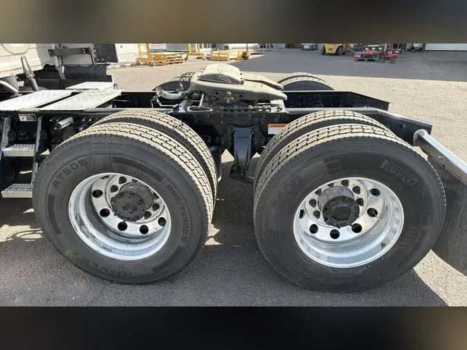 2025 Freightliner Cascadia 126