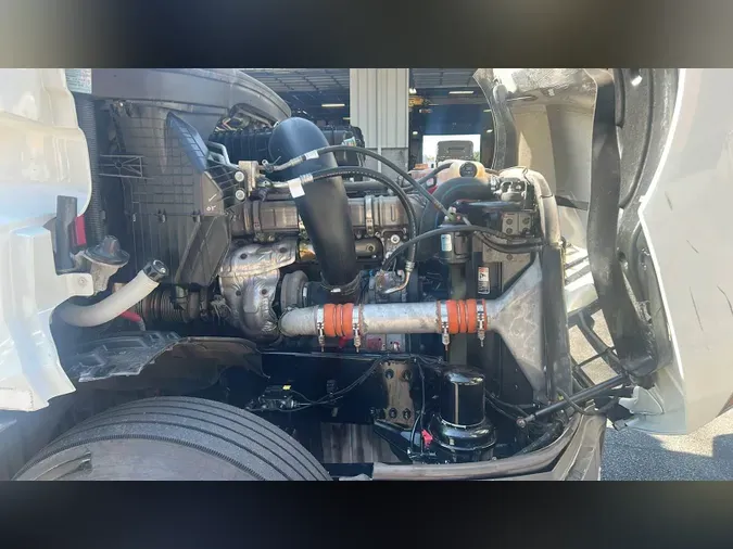 2020 Freightliner Cascadia 126