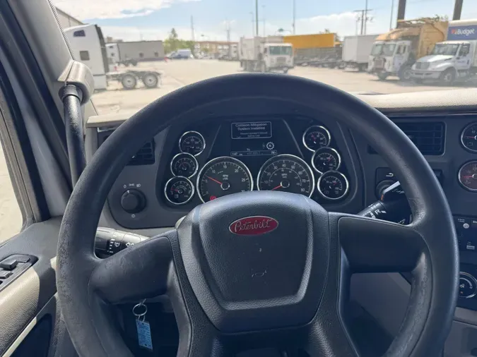 2022 Peterbilt 579