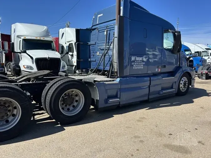 2015 VOLVO VNL64T630