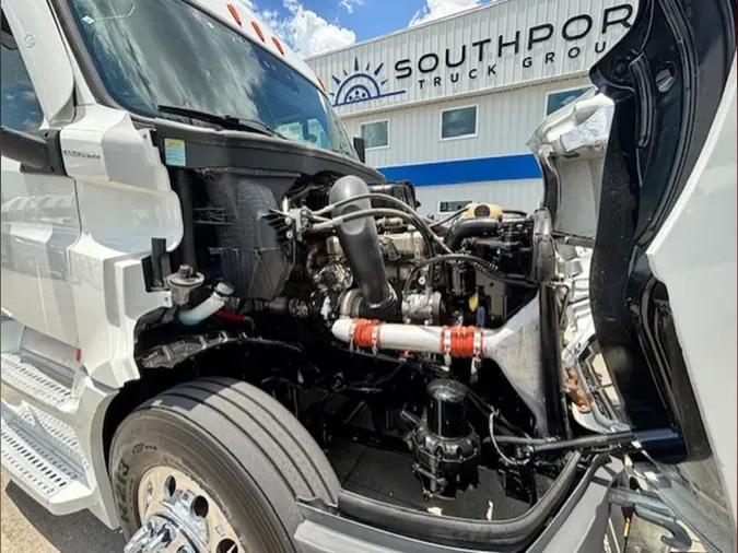 2023 Freightliner Cascadia 126