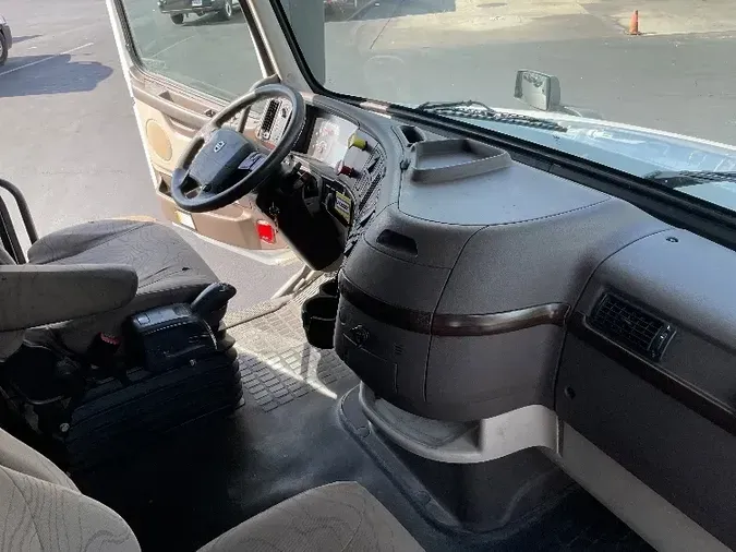 2018 Volvo VNL64670